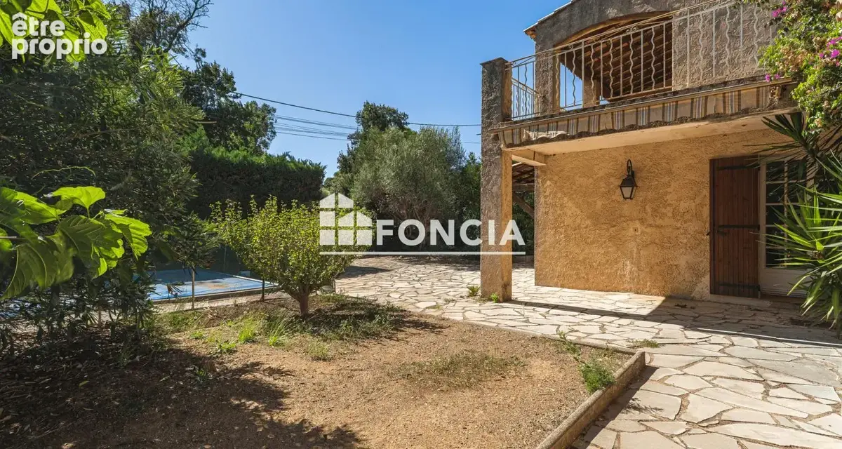 VILLA avec deux studios indépendants, piscine et jardin, plage verne - photo 11