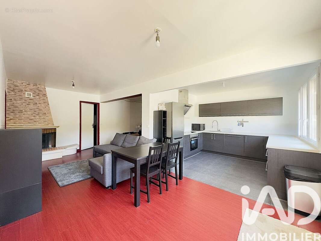 Photo 2 - Appartement à D'HUISON-LONGUEVILLE