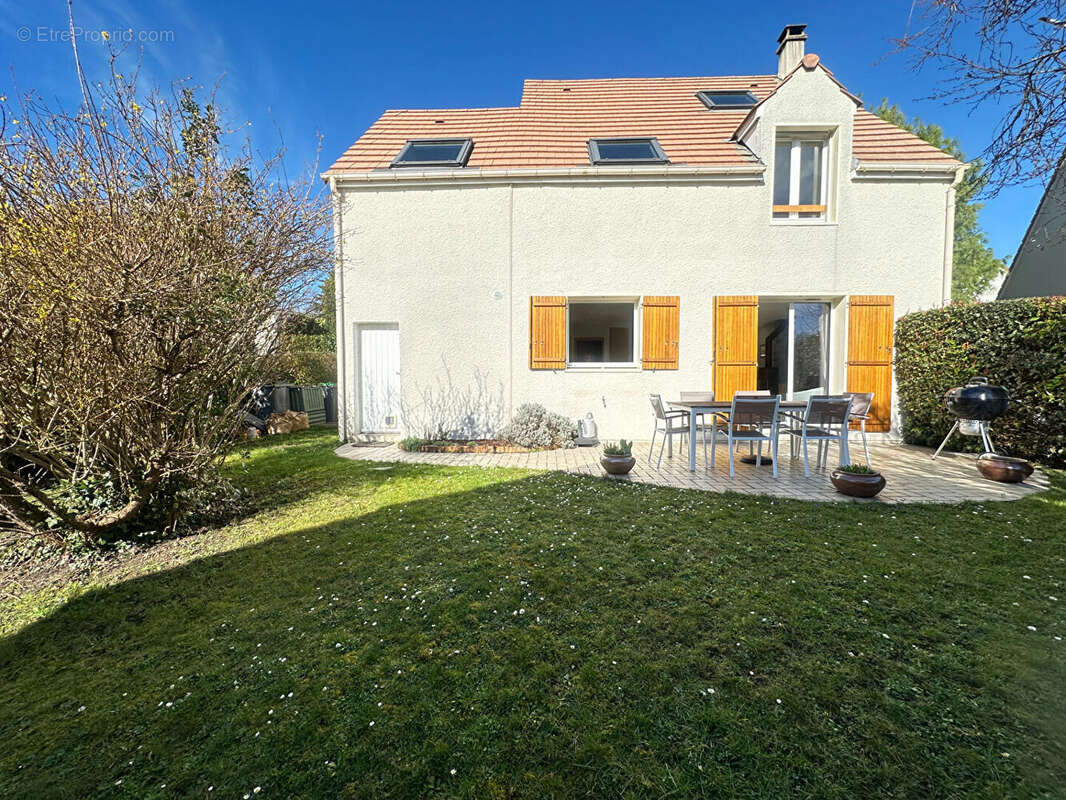 Maison à VERRIERES-LE-BUISSON
