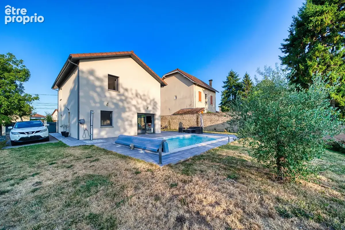 Découvrez cette maison récente de 150m² avec piscine. - photo 17