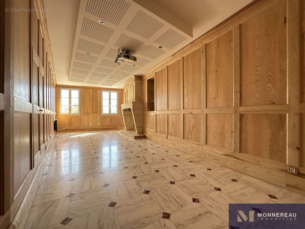 Appartement à BARBEZIEUX-SAINT-HILAIRE