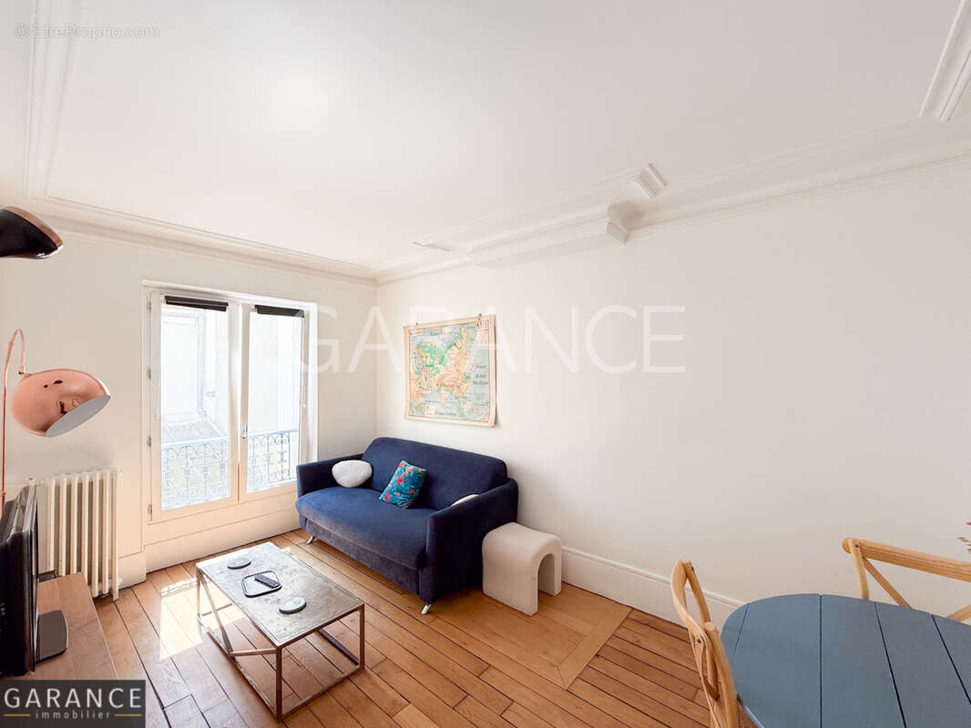 Appartement à PARIS-14E