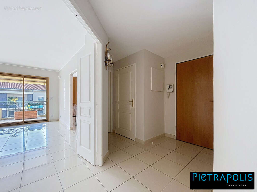 Appartement à CHARBONNIERES-LES-BAINS