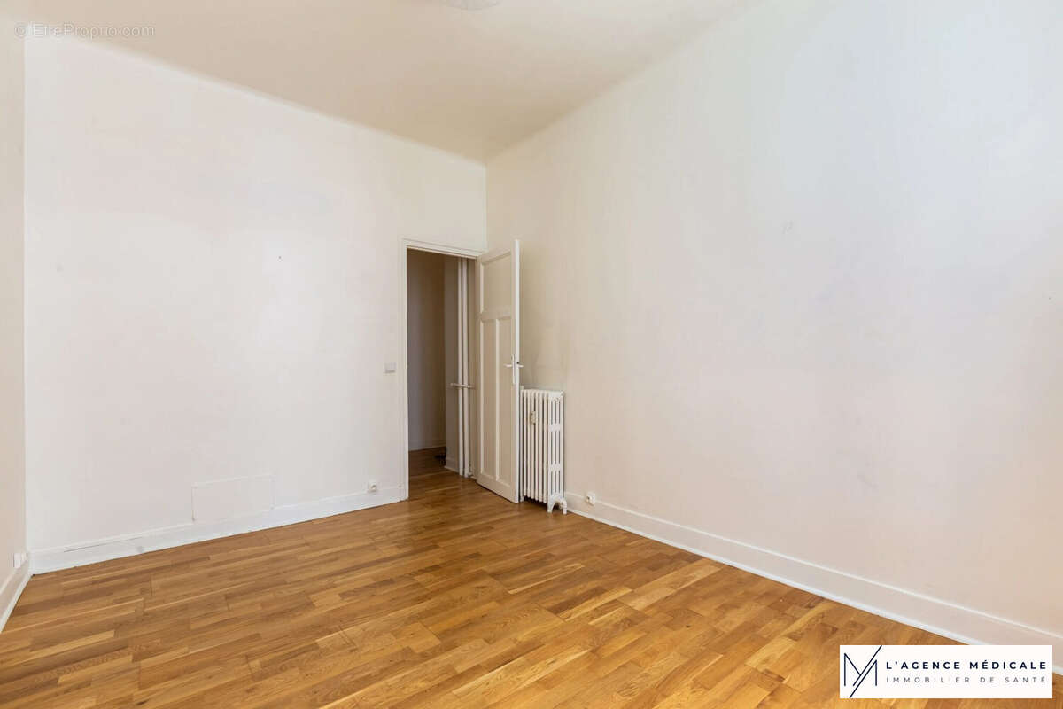 Commerce à PARIS-15E