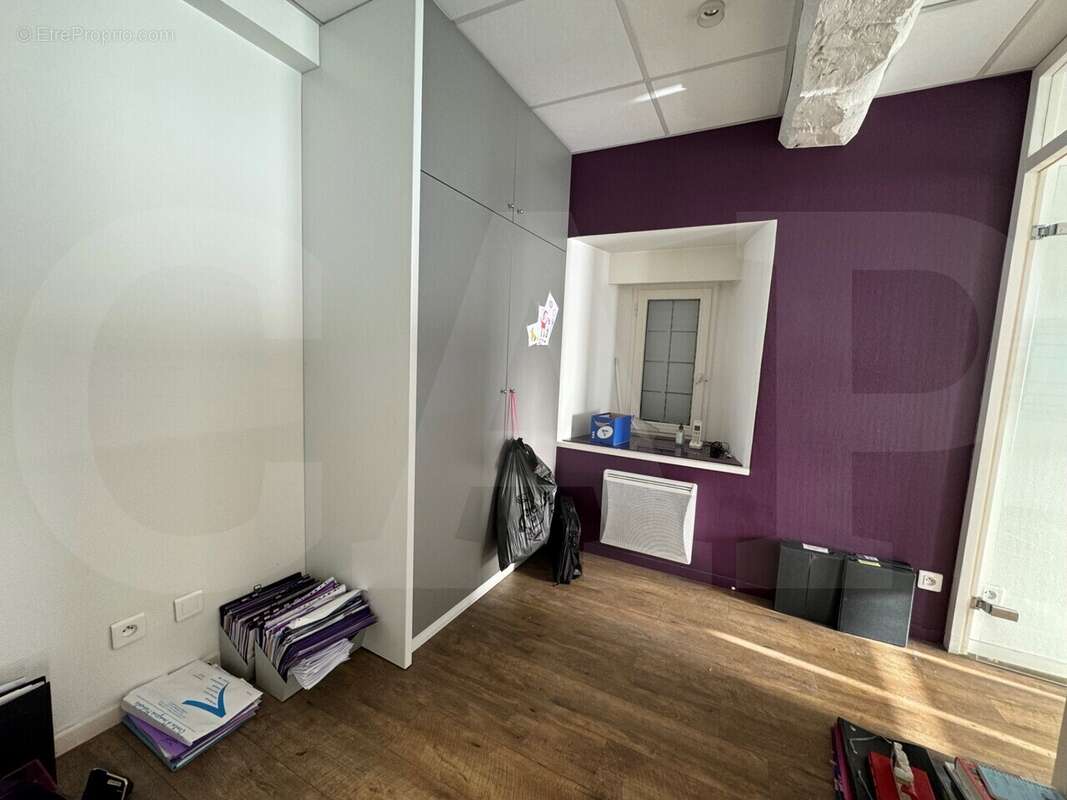 Commerce 180 m² à Chartres-De-Bretagne  - photo 8