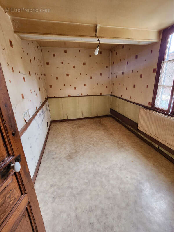 Maison à CREVECOEUR-LE-GRAND