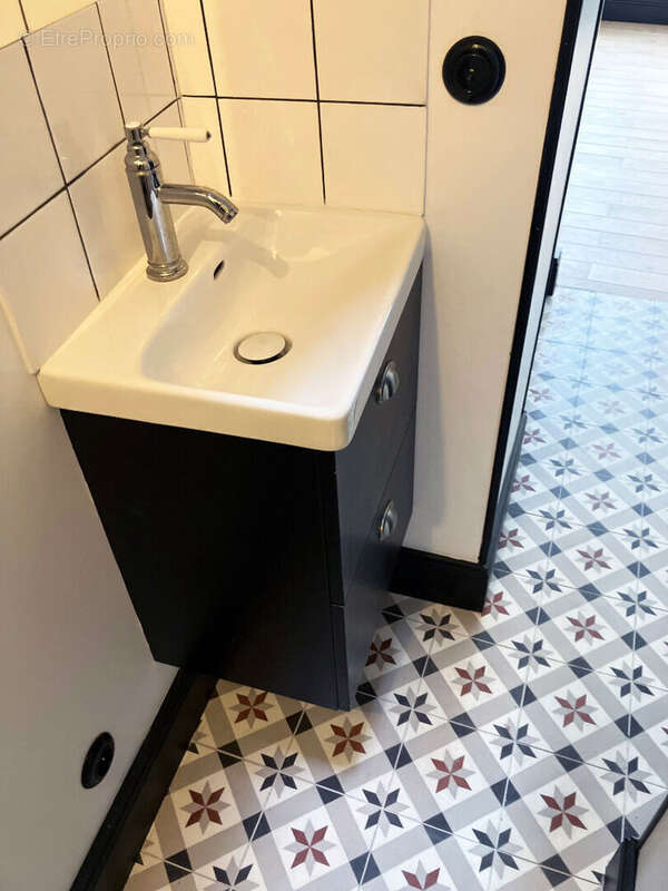 Commerce à PARIS-18E