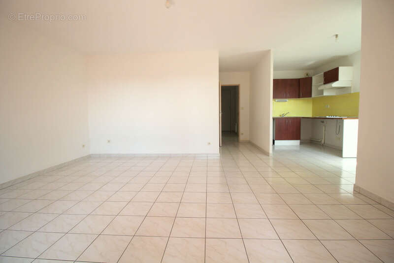 Bel appartement T3 avec terrasse, jardin, place de stationnement à Balaruc-Les-Bains - photo 5