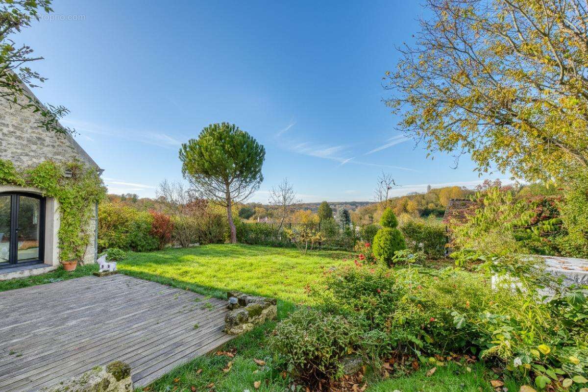 Maison à OINVILLE-SUR-MONTCIENT