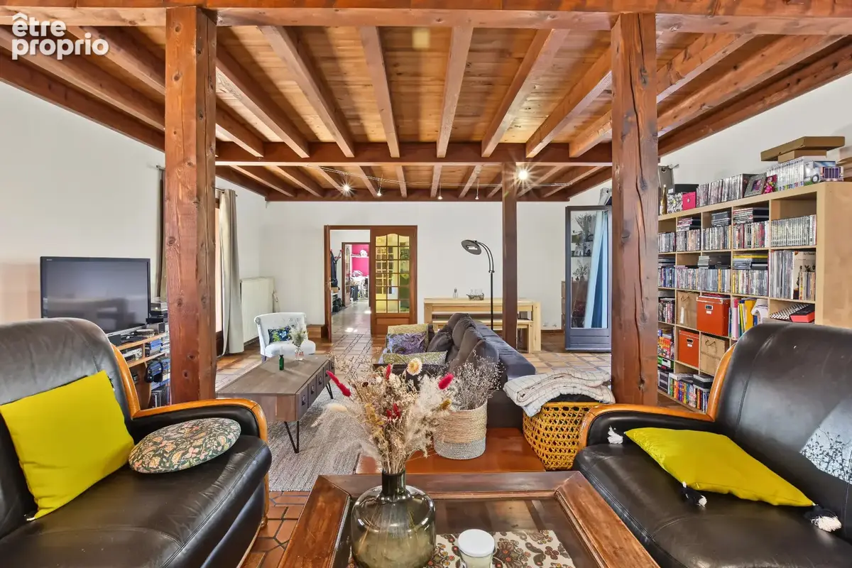 Grande maison familiale de 330 m² Carrez sur 1400 m² de terrain - 4 chambres, sous-sol complet et combles aménagés - photo 4