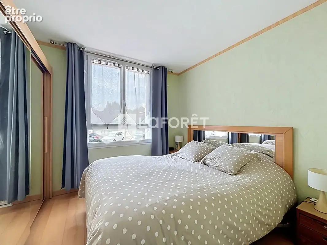 Caluire le bourg  - t4 traversant de 65.18 m² - photo 4
