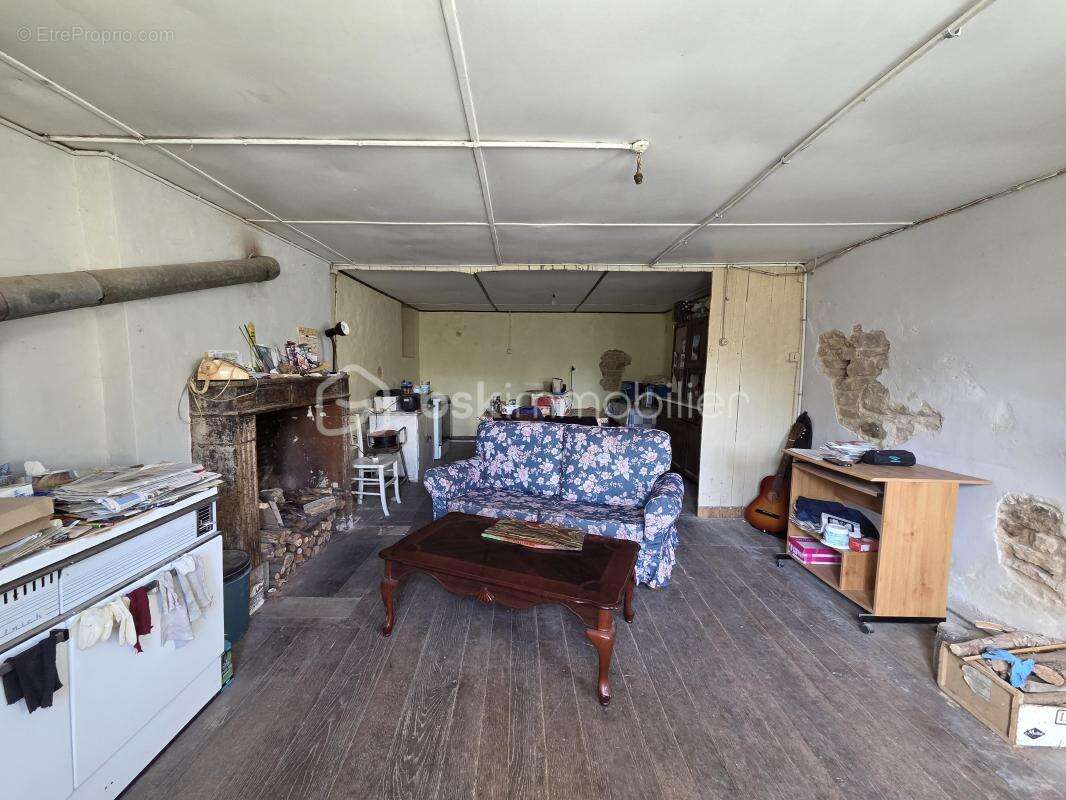 Maison en pierre à rénover au calme - photo 8