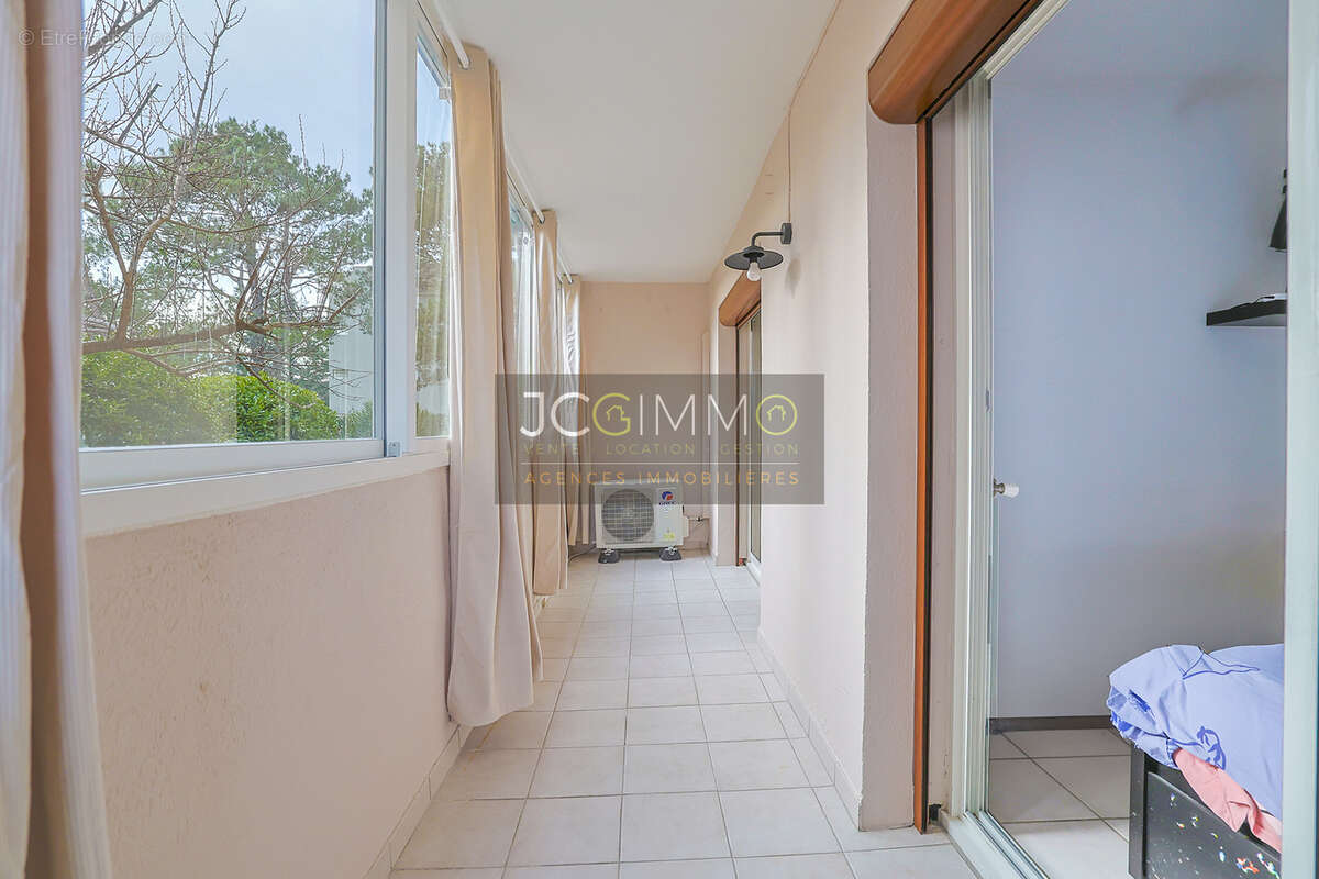 Appartement à CUERS