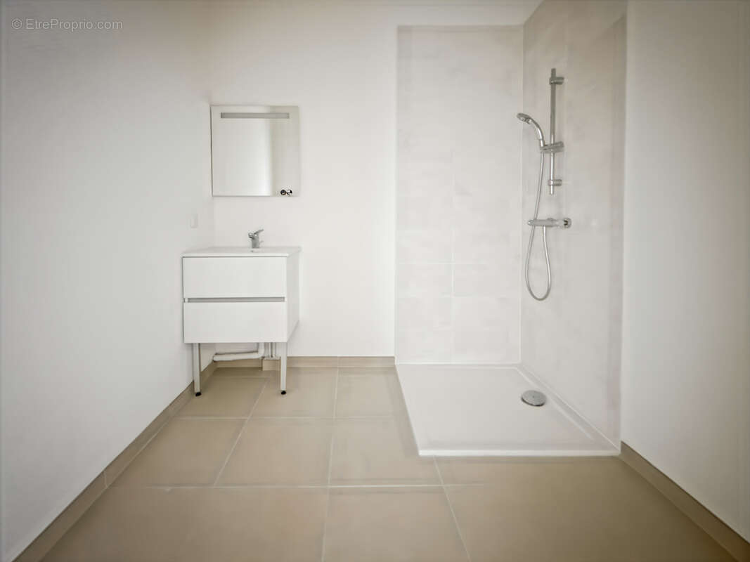 Appartement T3 avec terrasse et jardin plein sud - photo 6