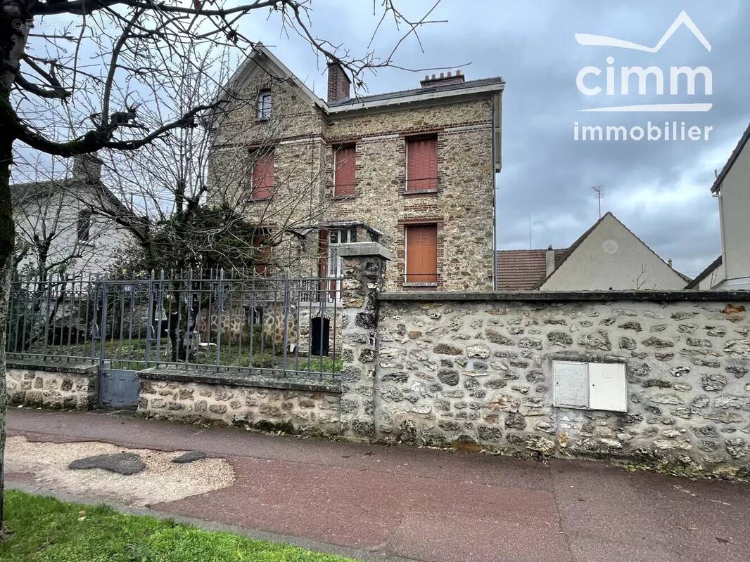 Appartement à COULOMMIERS