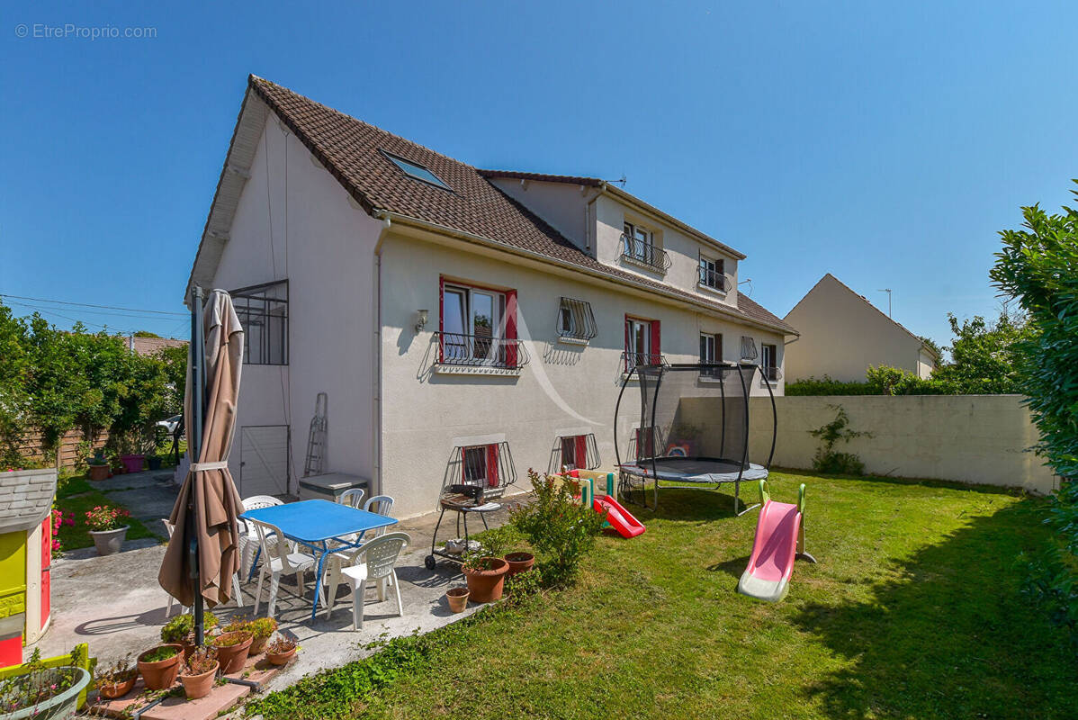 Maison à VERNEUIL-L&#039;ETANG