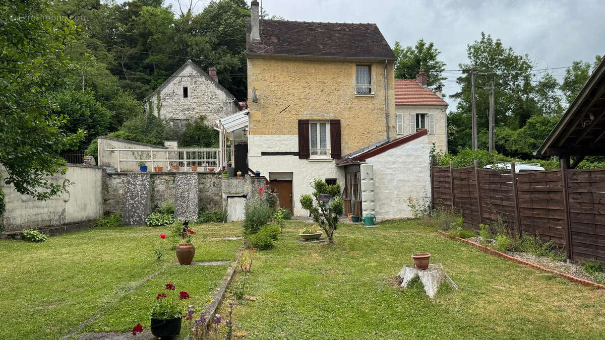 Maison à NESLES-LA-VALLEE