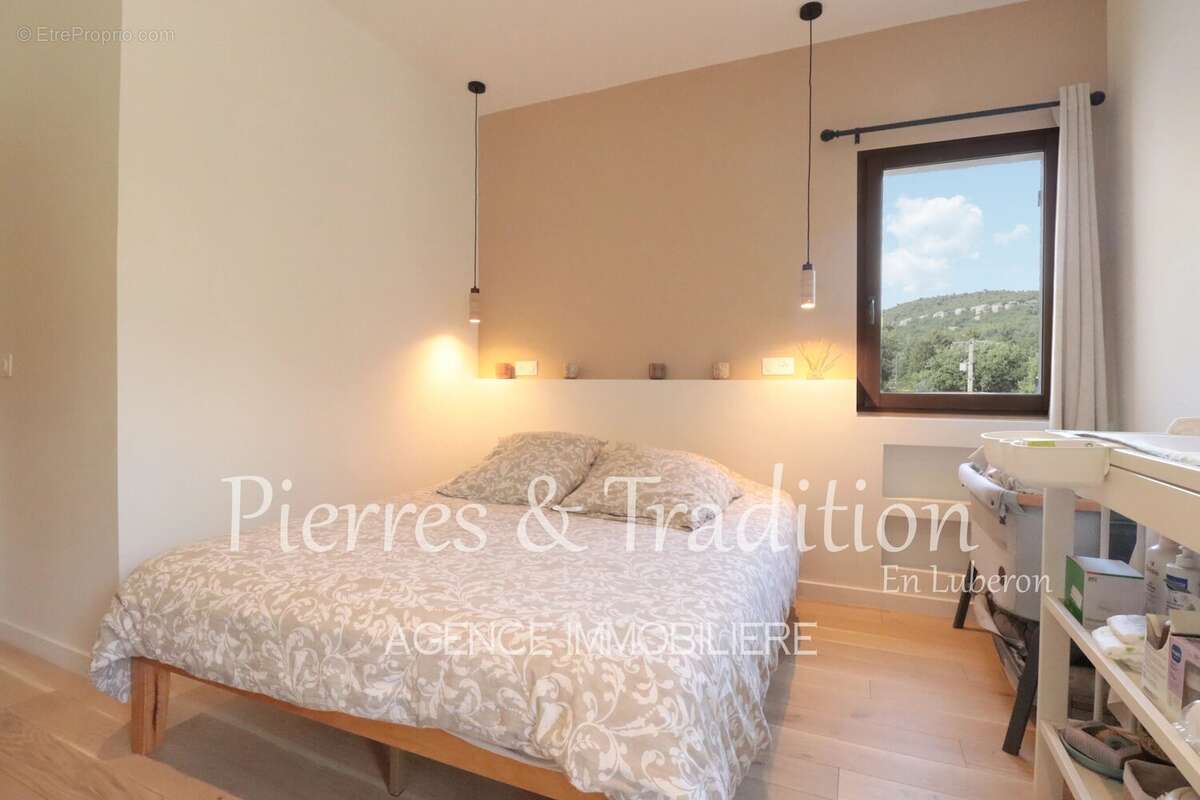 Saint Martin de Castillon, belle maison avec jardin, piscine et dépendances - photo 9