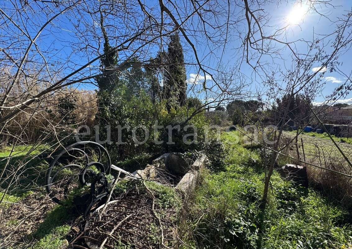 Terrain à NEZIGNAN-L&#039;EVEQUE