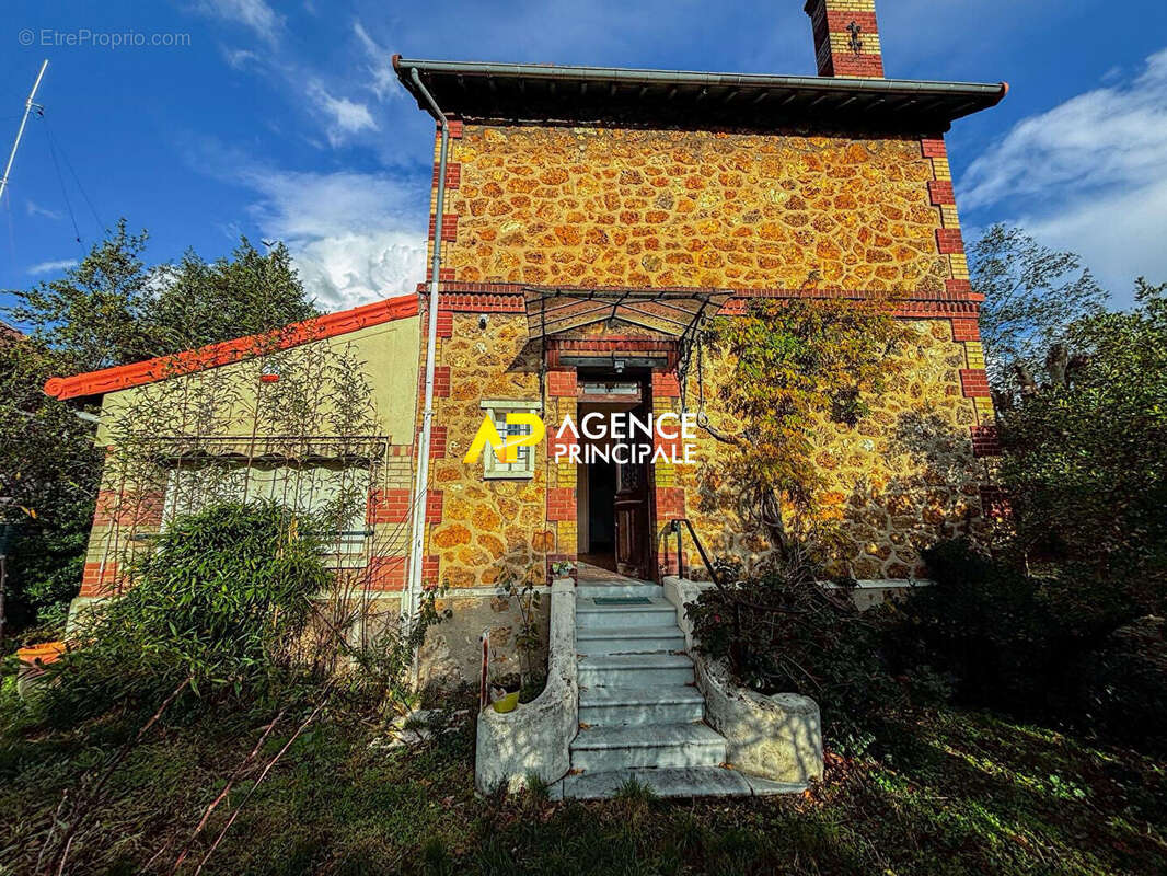 Maison à SARTROUVILLE