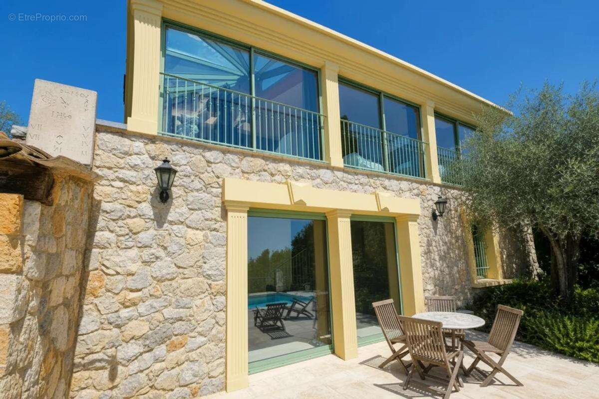 Villa avec piscine, vue sur collines, mer et lac + maison d'amis - photo 3
