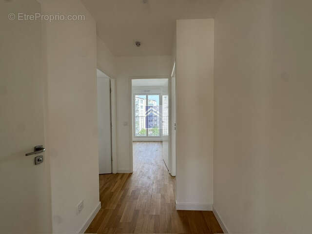 Courbevoie - 4 pièces 84m2 - terrasse 44m2 - Box et cave ! - photo 4