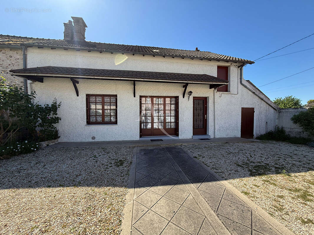 Maison à LE CHATELET-EN-BRIE
