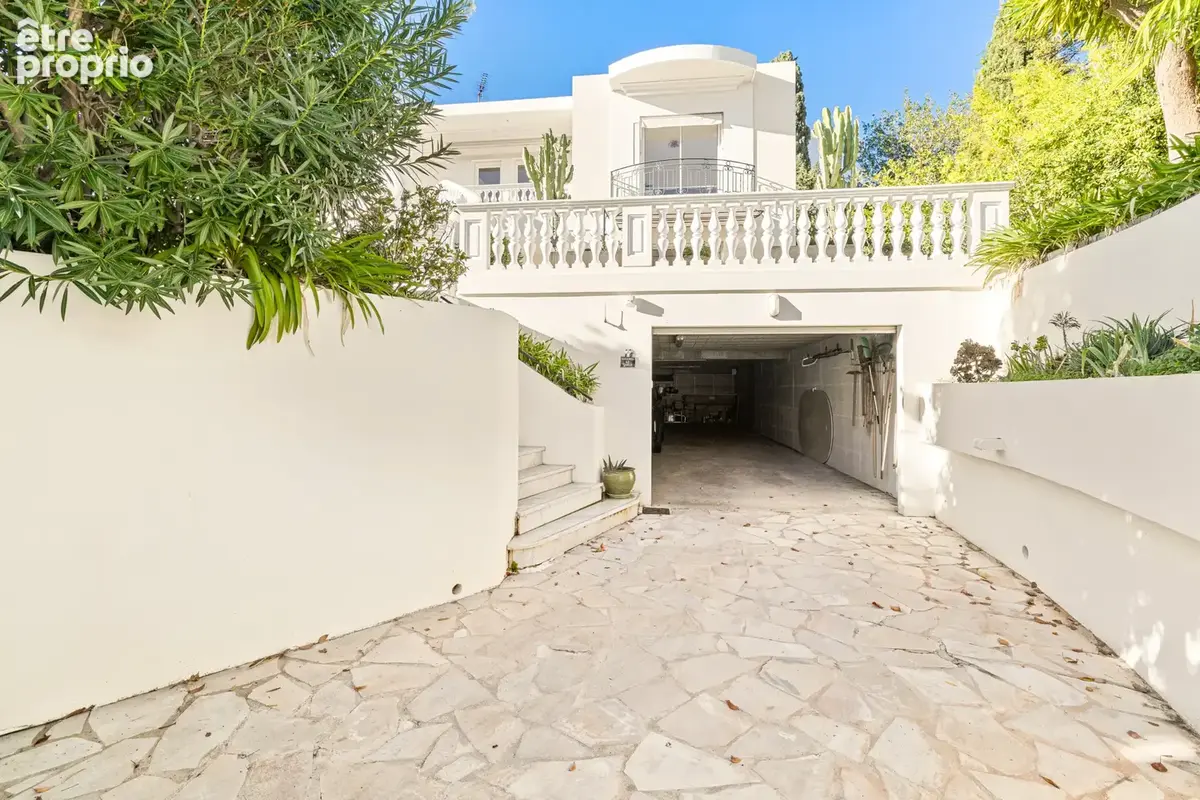 NICE NORD - COLLINE SAINT-SYLVESTRE - VILLA - 240 m2 - Terrain plat 750 m2 - Garage 160 m2 - 1 260 000 € - photo 11