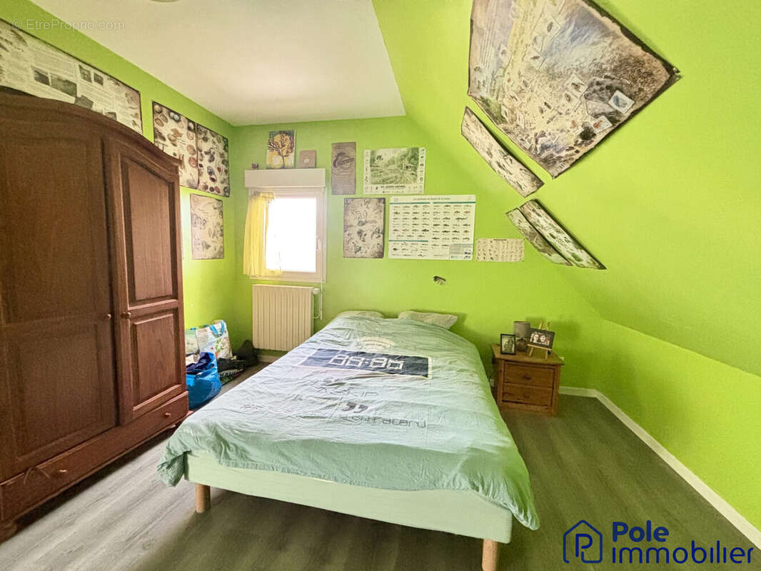 MAISON 170M²- CHAMBRE  - Maison à ARGENCES