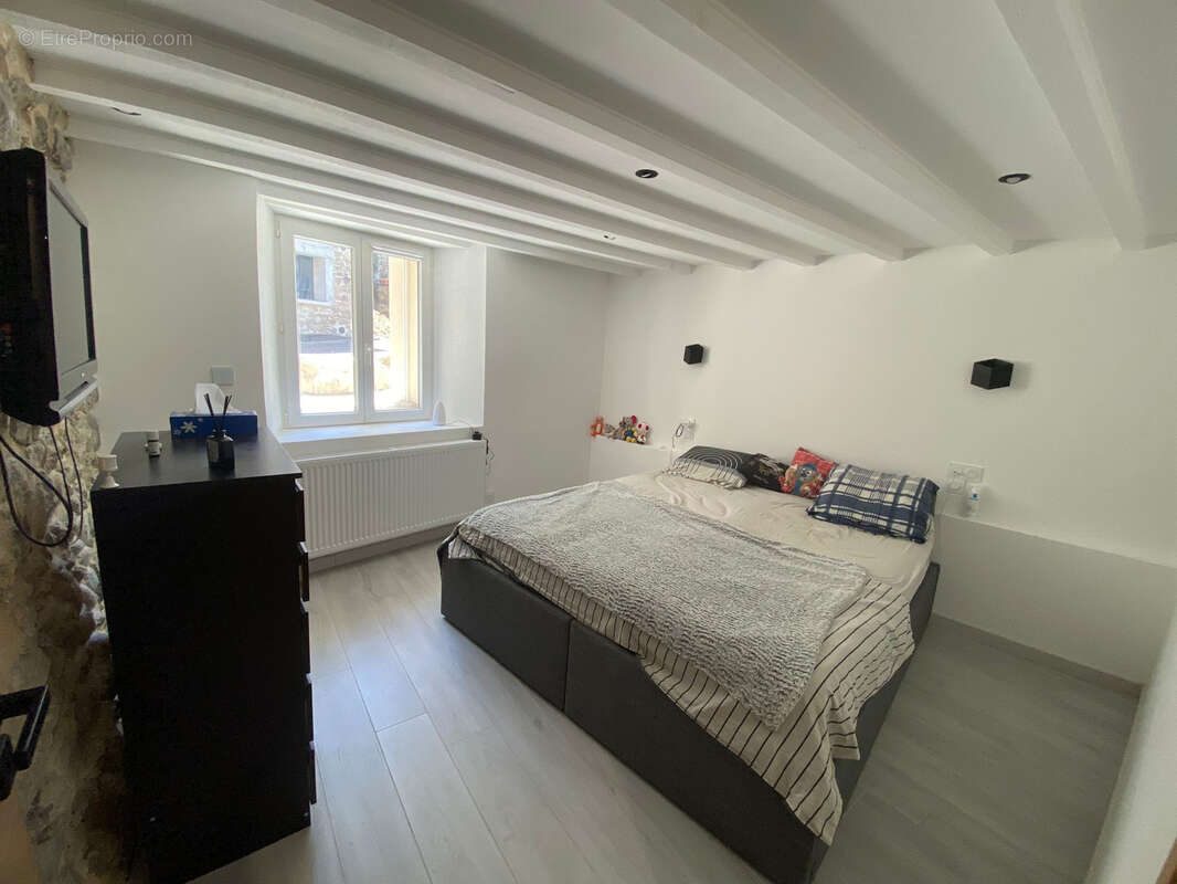 Exclusivité,  Coup de coeur, Maison de village rénovée - photo 9