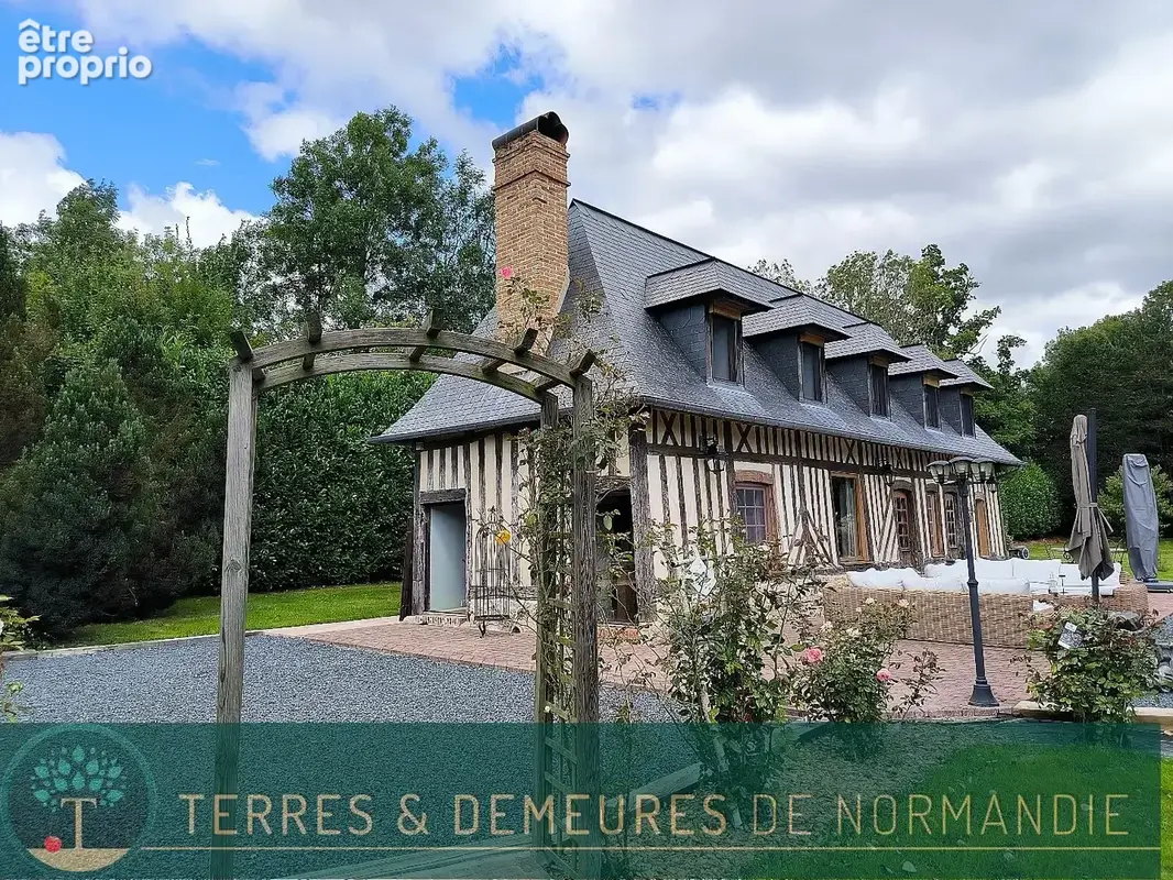 Superbe ensemble Normand sur un parc de plus de 10 000 m² - photo 2