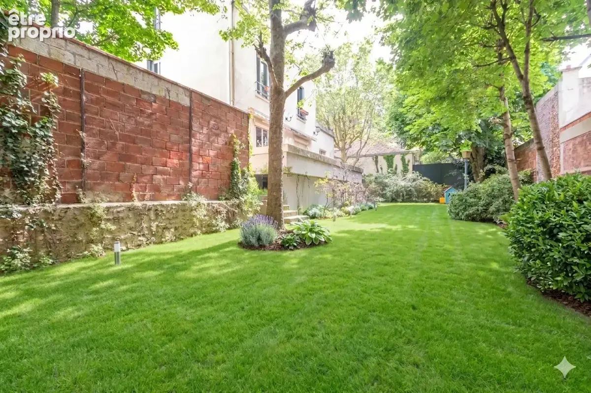 Maison individuelle de 258m2, avec terrasses et jardin, située rue Trouillet Derel - photo 2
