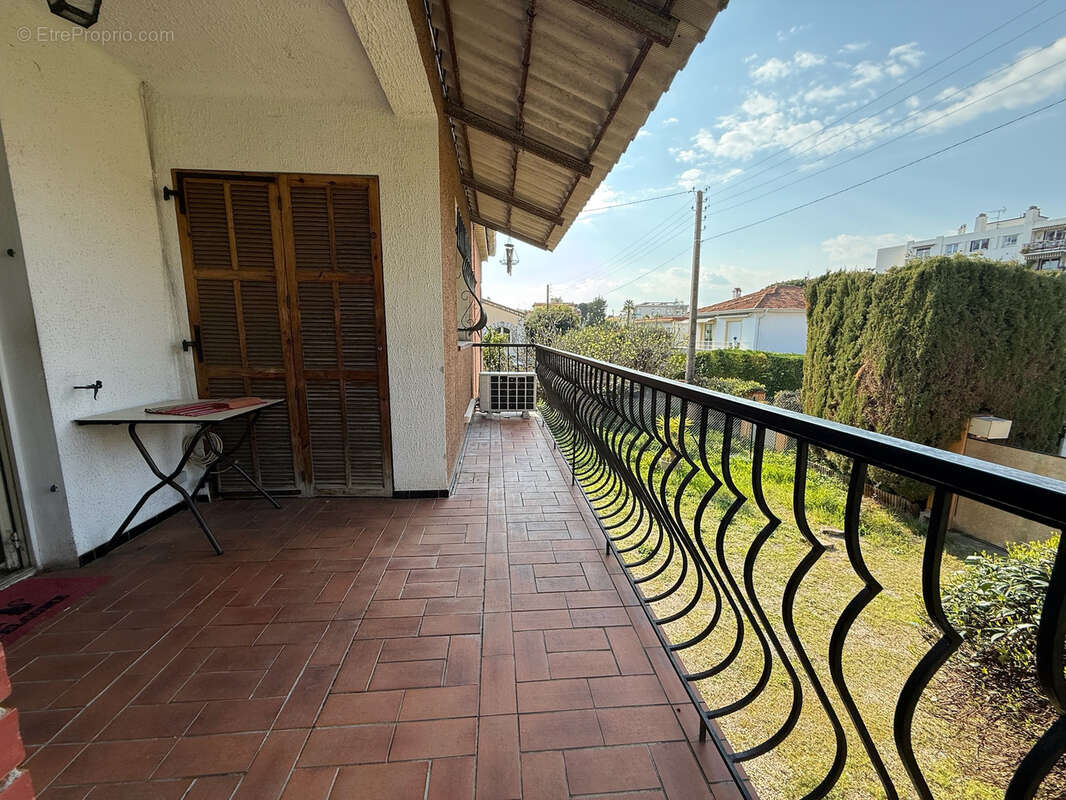 Maison à SAINT-LAURENT-DU-VAR