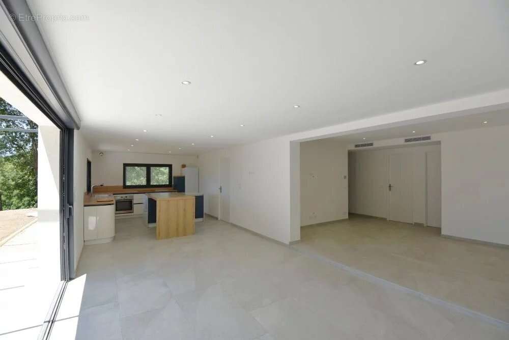 Appartement à MONTAUROUX