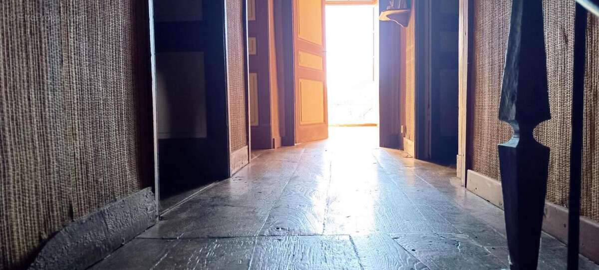 Longère en pierre avec dépendances  À 1h15 de Genève, 55 min de Lyon - photo 9