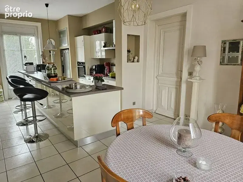 Maison 172 m² à Montrond-Les-Bains  - photo 2