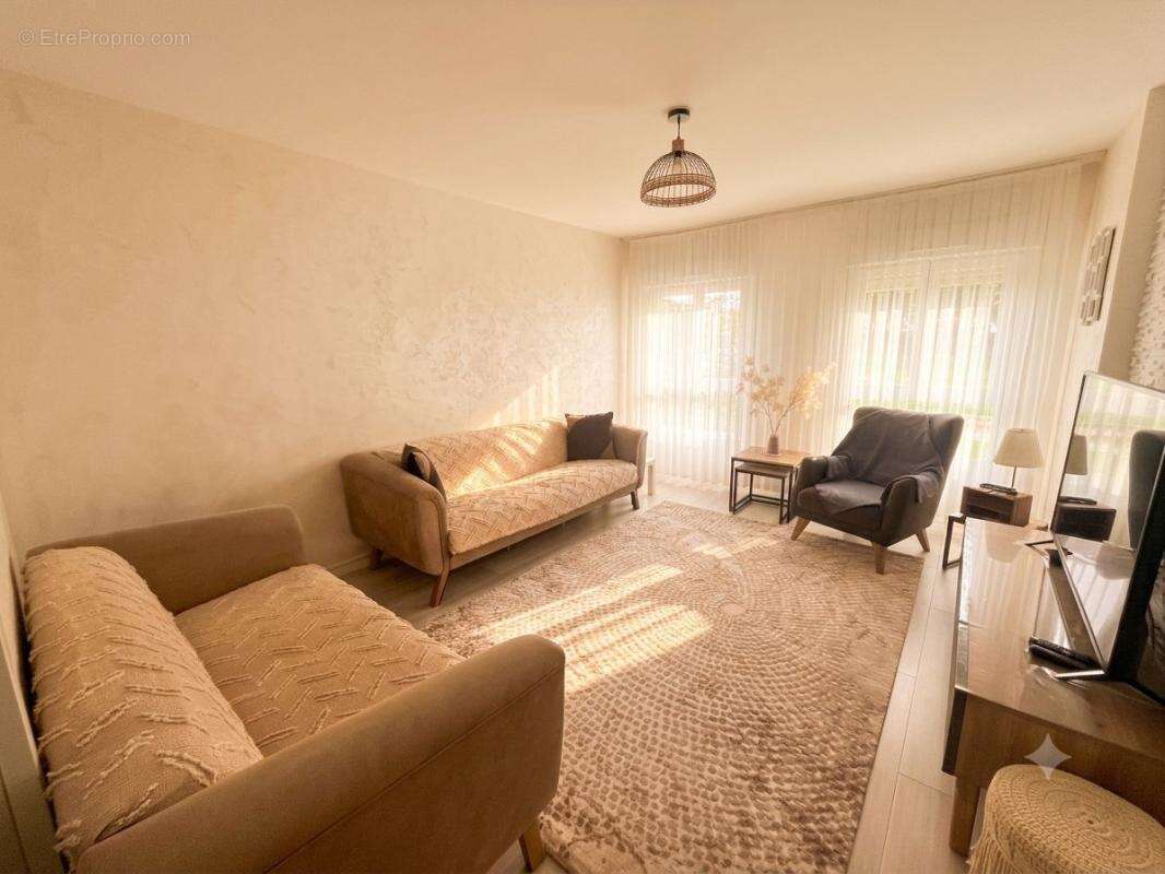 Appartement T3 de 73 m² rénové avec jardin privatif et balcon - photo 2