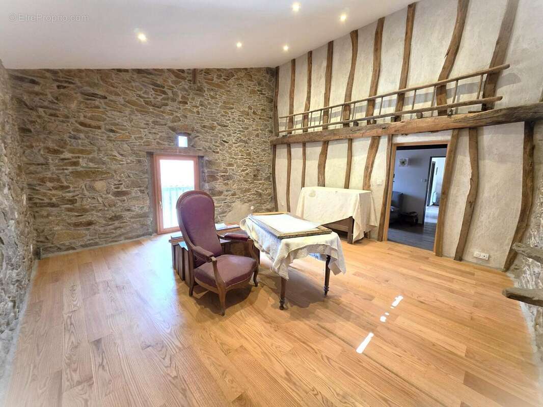 Maison 146 m² à Serres-Sur-Arget  - photo 9