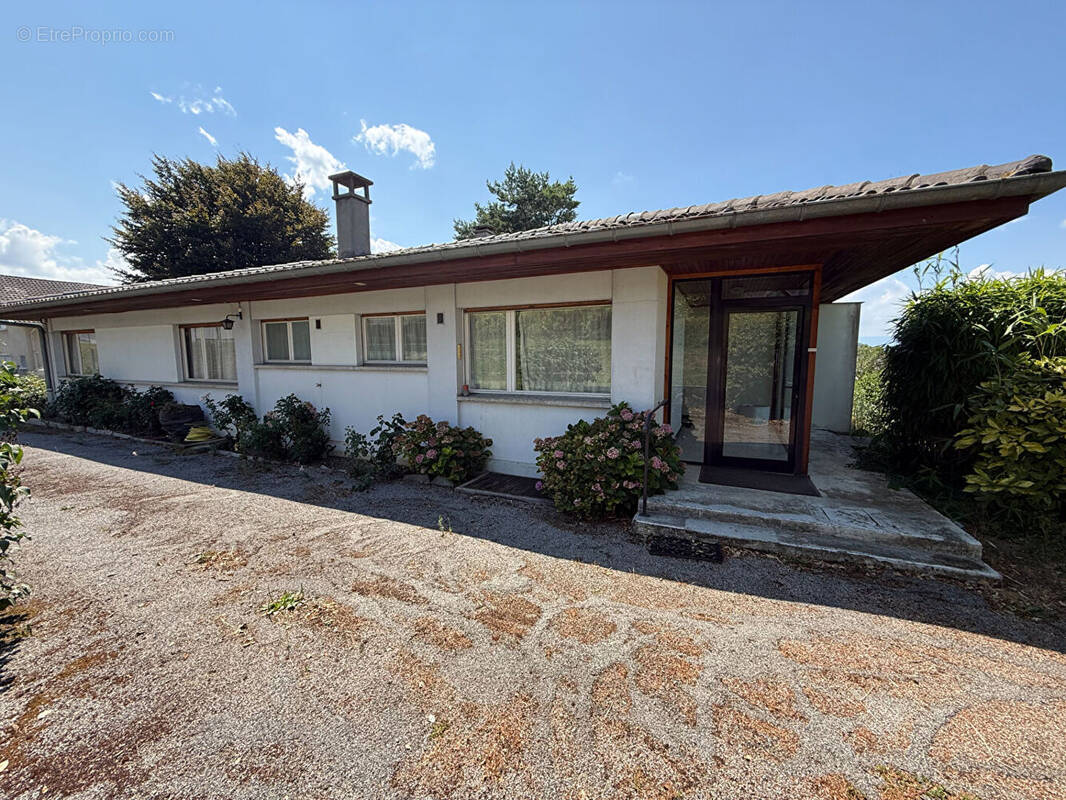 Maison à CRANVES-SALES