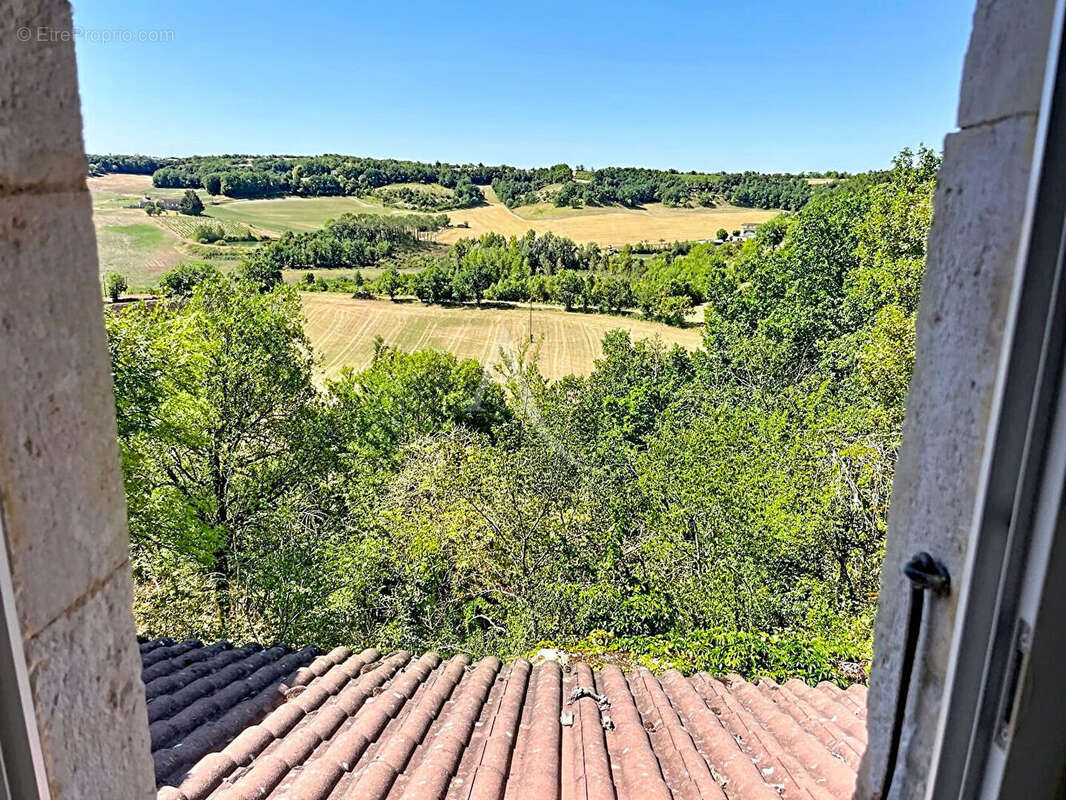 Jolie maison en pierre restaurée de 3 chambres avec vue - photo 5