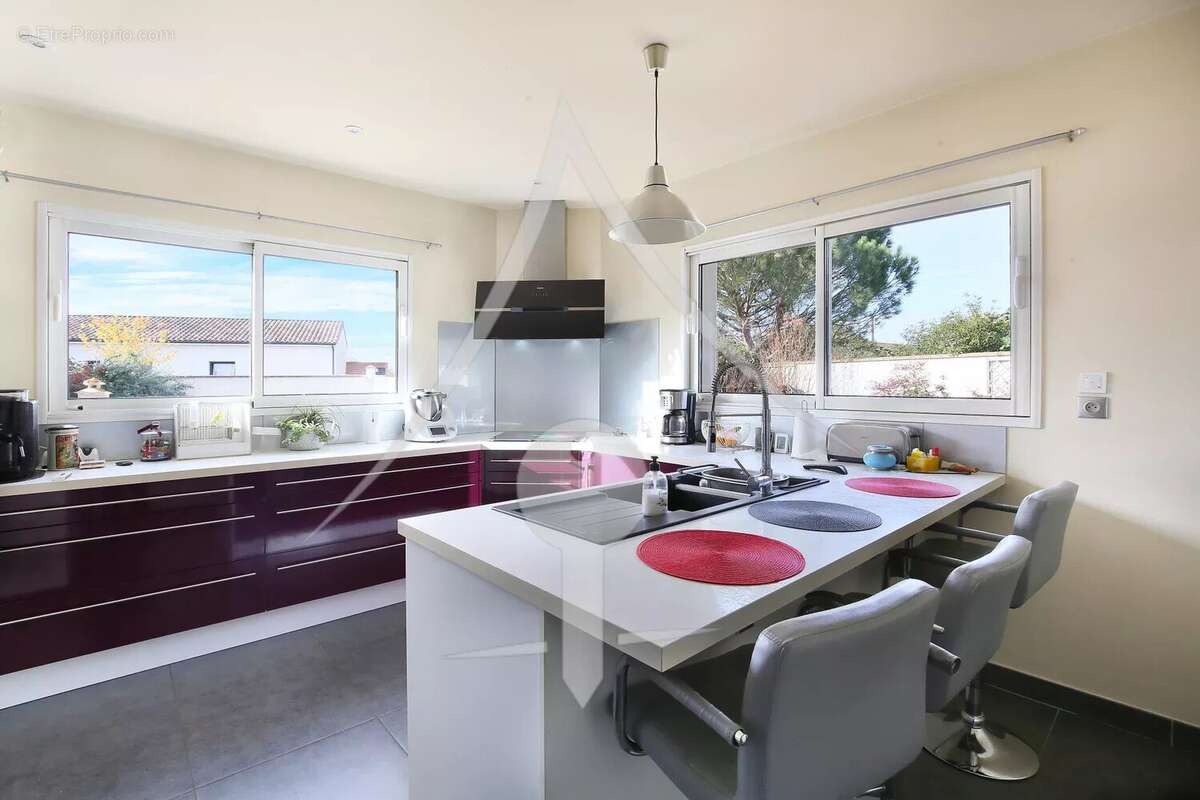 Maison à LAVERNOSE-LACASSE