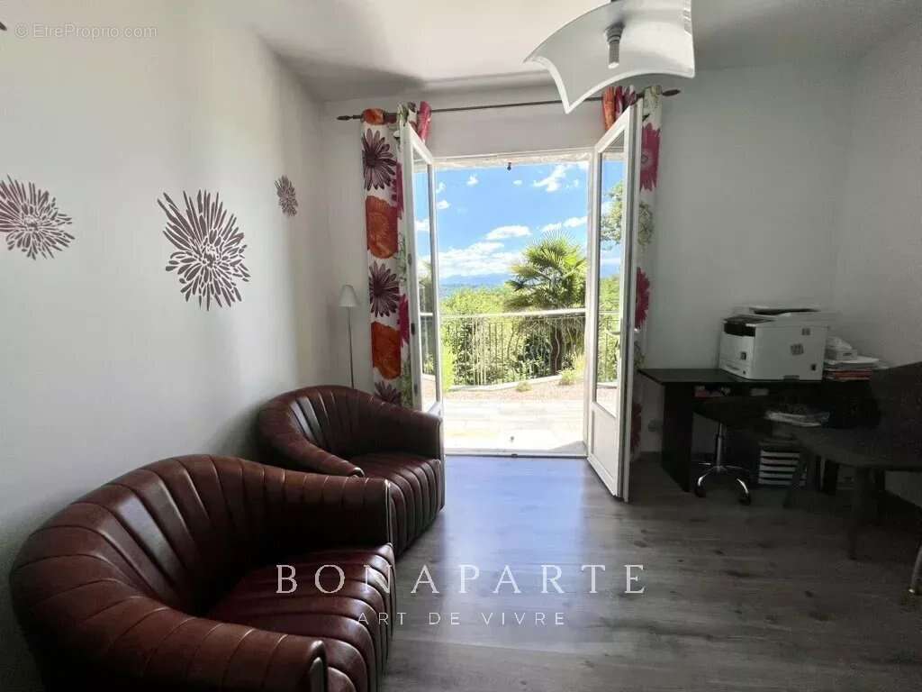 Pau coteaux sud – maison vue pyrénées  4 chambres + sous-sol 70 m² - photo 9