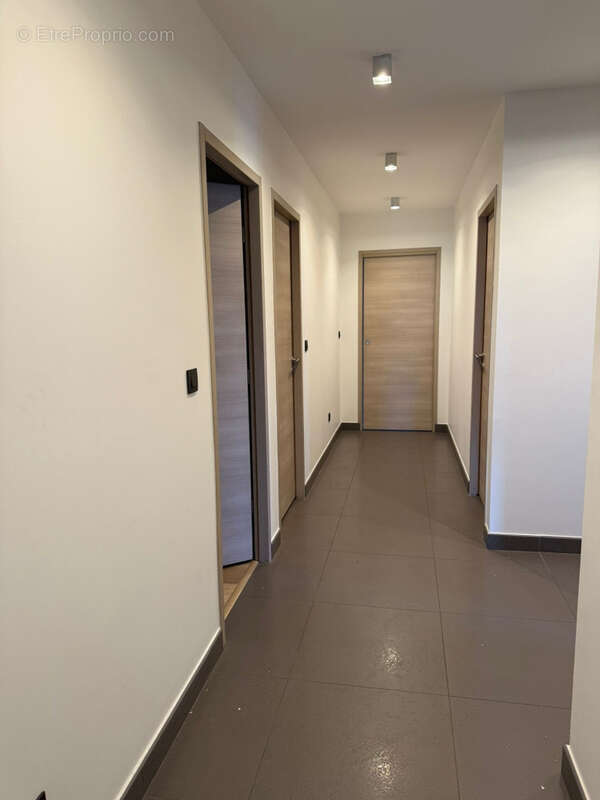 Commerce à BOURG-LES-VALENCE