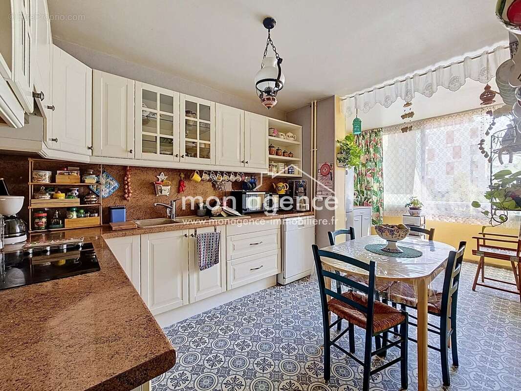 Le Petit-Quevilly (76140) - Appartement familial 96 m² – 3 chambres – Beau potentiel – Balcon, Parking privé et cave. - photo 8