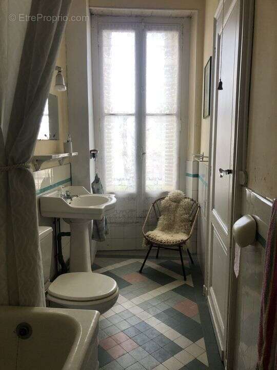 MAISON VILLE PAUILLAC EN PIERRE T4 COUR INTERIEURE - Maison à PAUILLAC