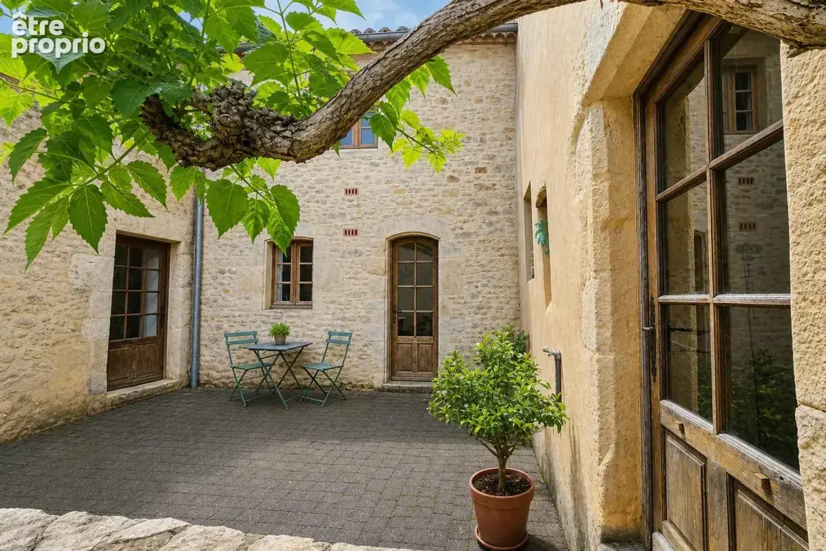 Maison de 5 pièces de 107 m² à Saint-Cernin-de-l'Herm - photo 9
