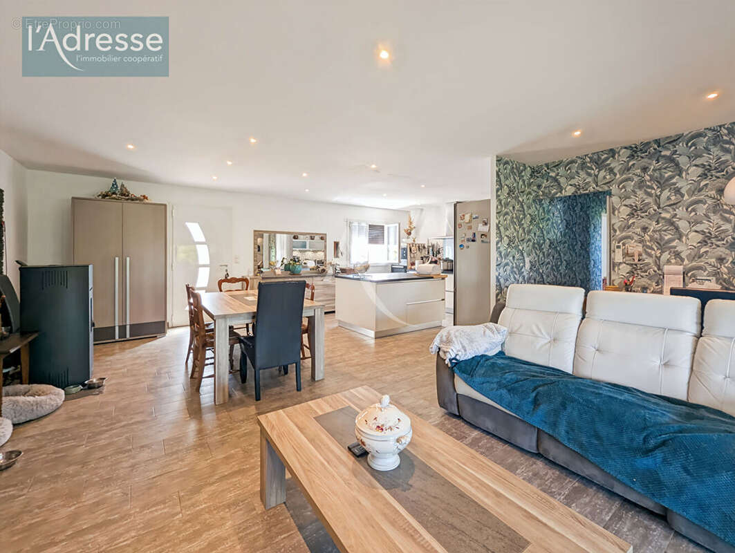 Maison rénovée de 147 m² avec jardin sur les hauteurs de Puy-l'Evêque - photo 3
