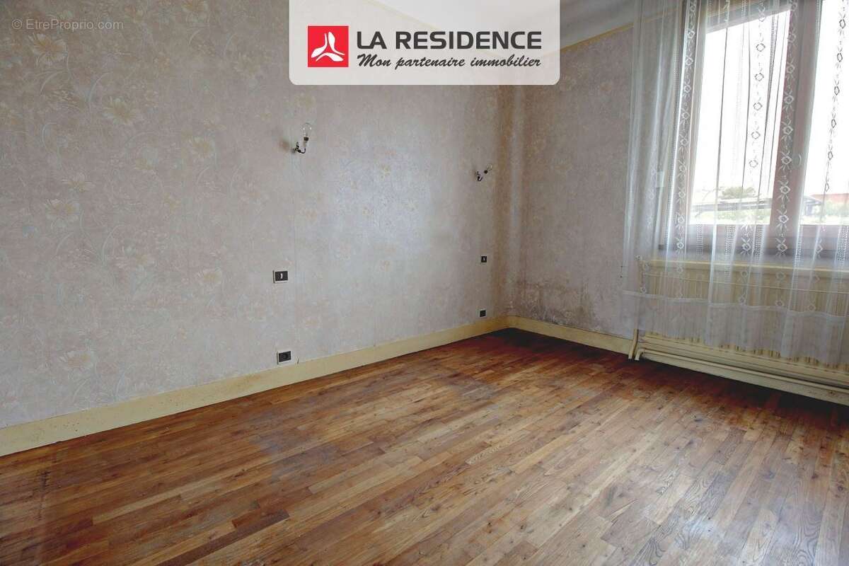 Maison à SAINT-ETIENNE-DU-ROUVRAY