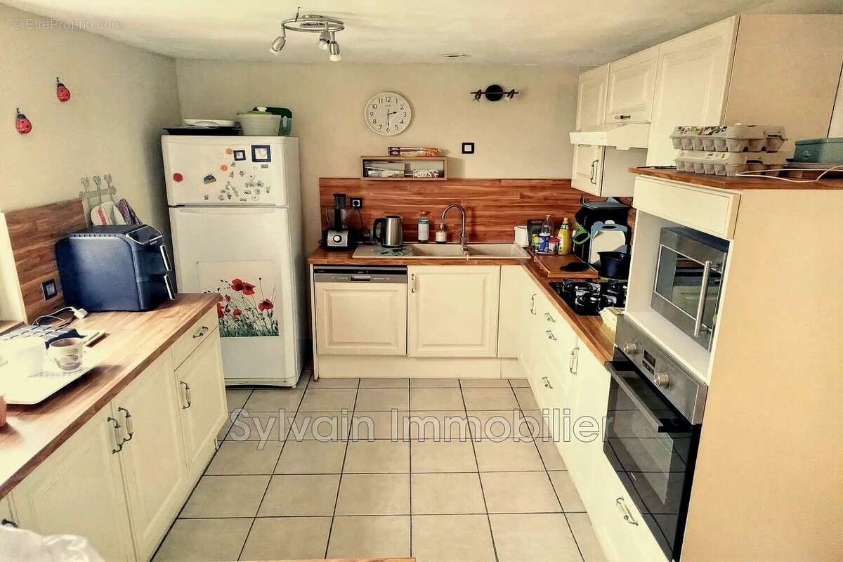 Maison à LA FEUILLIE