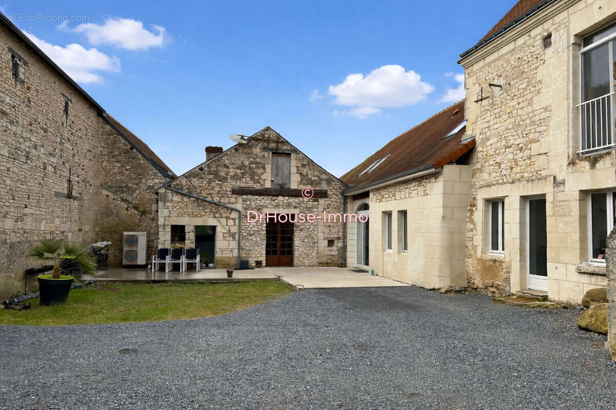 Maison à SAINTE-MAURE-DE-TOURAINE